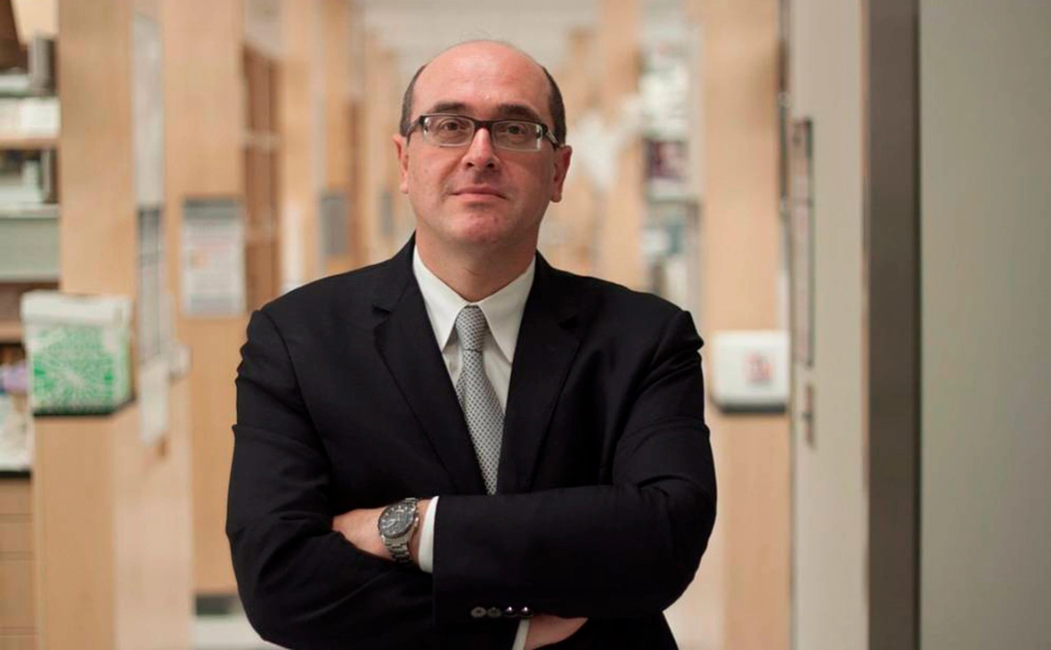 Физик Андрей Ростовцев рассказал о вкладе Михаила Кабанова в мировую и российскую науку и связал преследование учёных со «средневековой» деградацией правовой и научной среды в условиях затяжной войны.