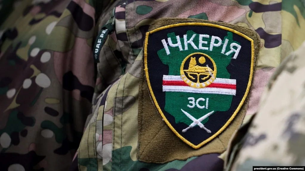 Росфинмониторинг включил «Чеченскую Республику Ичкерию» и её подразделения в перечень террористов и экстремистов после решения суда в Грозном, признавшего Ичкерию террористической организацией. Российские спецслужбы связывают структуру с участием в боевых действиях на стороне ВСУ и диверсиями в приграничных областях, а её лидера Ахмеда Закаева обвиняют в создании террористического сообщества.