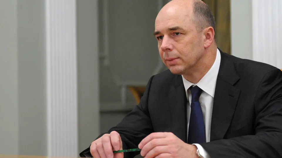 Глава Минфина Антон Силуанов сообщил, что искусственный интеллект применяется как подсказчик при формировании бюджета; совокупный дефицит бюджетной системы в 2025 году достиг рекордных 8,291 трлн рублей.