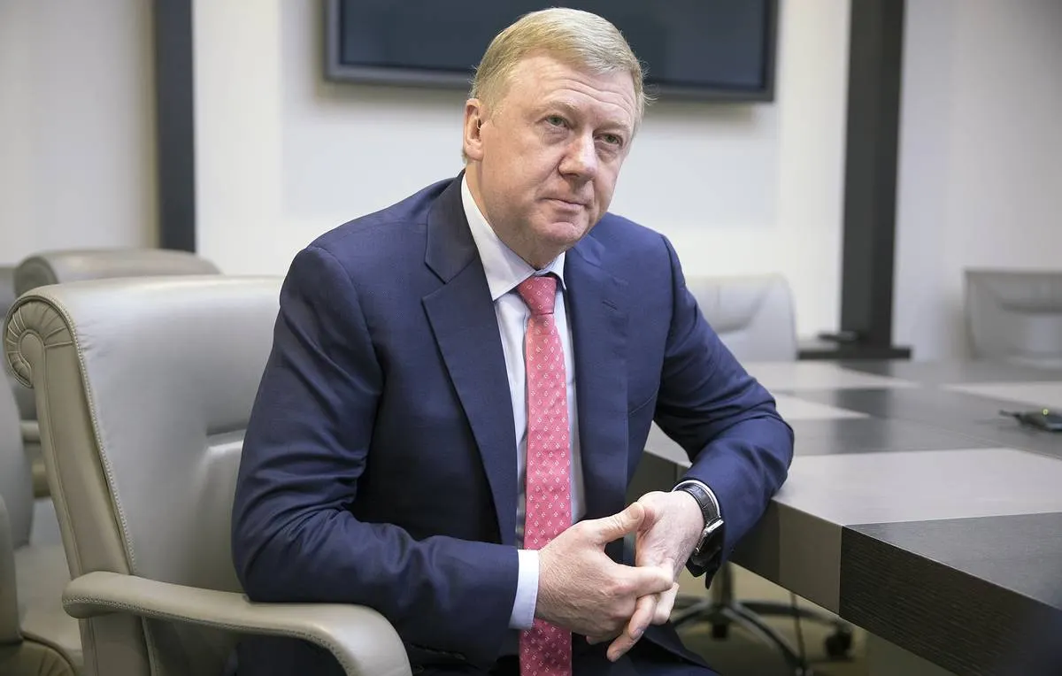 Судебные приставы начали исполнительное производство об аресте имущества бывшего главы «Роснано» Анатолия Чубайса на сумму 5,5 млрд рублей по решению арбитражного суда по иску госкорпорации. Общий объём взысканий по трём делам превышает 22,5 млрд рублей.