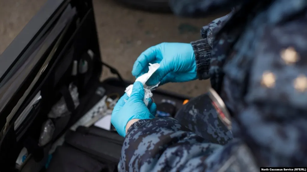 Кабинет министров намерен поддержать часть предложений Верховного суда о смягчении наказаний за преступления, связанные с незаконным оборотом наркотиков, при условии исключения норм о снижении максимальных сроков лишения свободы за хранение в крупном и особо крупном размерах.