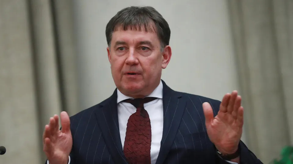 Мосгорсуд оставил в силе решение о национализации недвижимости и сети отелей Marton экс-председателя Совета судей России Виктора Момотова на сумму около 9 млрд рублей. Генпрокуратура утверждает, что капитал был сформирован за счет коррупции и связан с криминальными авторитетами.