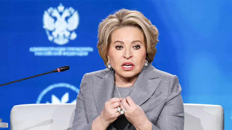 Председатель Совета Федерации предложила вернуть из‑за границы часть средств крупных бизнесменов и возложить на них дополнительную социальную ответственность на фоне роста дефицита бюджета.
