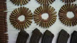 Еврокомиссия предлагает заложить в бюджете Евросоюза на 2028–2034 годы не менее 131 млрд евро на оборону, что в десять раз превышает действующие внебюджетные расходы на закупку вооружений. Еврокомиссар по вопросам обороны Андрюс Кубилюс призвал страны ЕС резко нарастить производство оружия, сократить бюрократию и снизить зависимость от критически важных американских военных технологий.