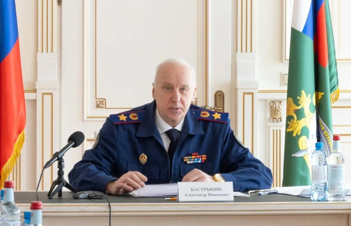 Руководитель Следственного комитета распорядился провести проверку произведений Григория Остера, в том числе сборника «Вредные советы», после обсуждения содержания детской литературы на заседании координационного совета ведомства.