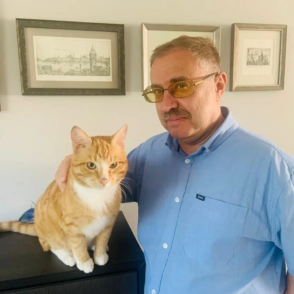 Суд отменил постановление о штрафе в 30 тыс. руб. за антивоенные посты: материалы были зарегистрированы позже, чем позволяет 90‑дневный срок давности по статье о «дискредитации армии».