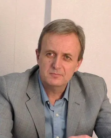 Ленинский районный суд Санкт‑Петербурга назначил общественному деятелю штраф 30 тысяч рублей по делу о «дискредитации» после постов в его телеграм‑канале, где он критиковал события и руководителей в Донбассе.