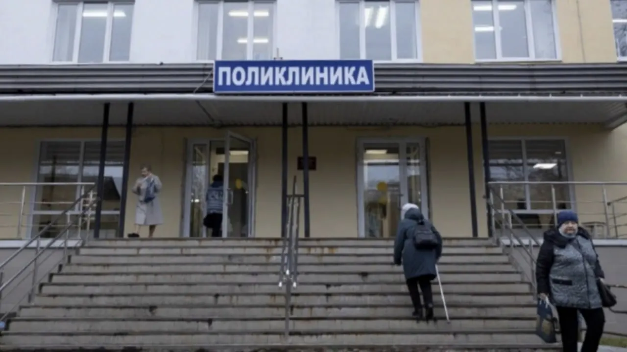 Технические сбои, дефицит узкопрофильных специалистов и неисправное диагностическое оборудование затрудняют запись к врачам в Мурманской области, сообщил министр здравоохранения региона.
