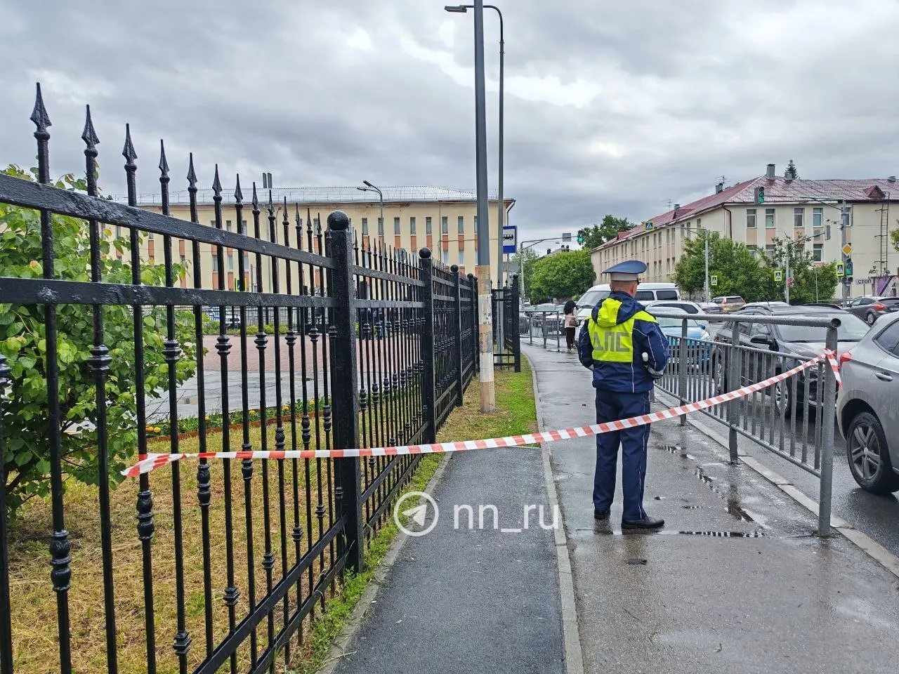Над Нижегородской областью сбили несколько беспилотников; повреждено здание областного суда, пострадавших, по предварительным данным, нет.