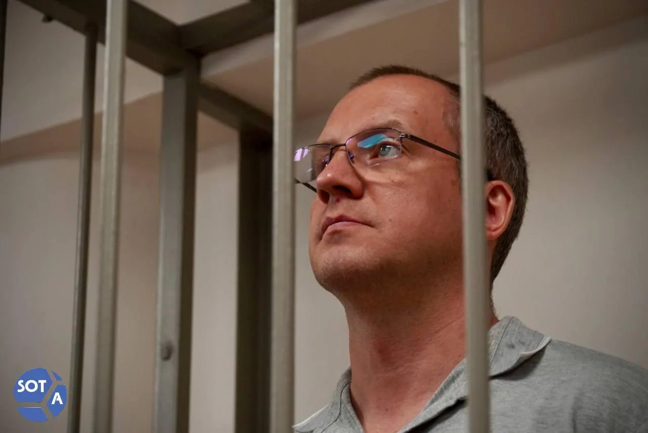 Солнцевский суд Москвы отправил под домашний арест Игоря Поповского до 28 июня. Ему предъявлено обвинение в мошенничестве — следствие утверждает, что он получил 6 млн рублей за обещание помочь закрыть уголовное дело.