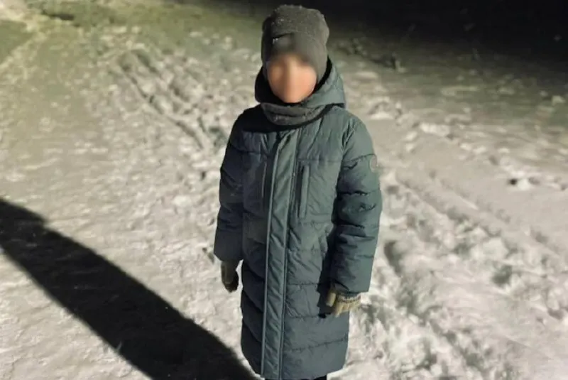 Прокуратура требует пожизненного для 42‑летнего жителя Черняховска, обвиняемого в убийстве семилетнего пасынка, избиениях и издевательствах над детьми. Судебное заседание состоялось 13 мая.