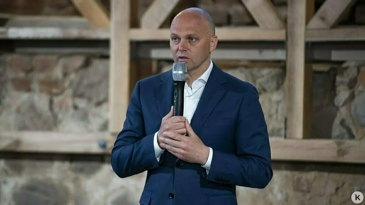 Губернатор заявил, что сначала власти попытаются навести порядок и ограничить скорость электросамокатов, а при отсутствии эффекта могут поставить вопрос о полном запрете из‑за высокой травмоопасности.