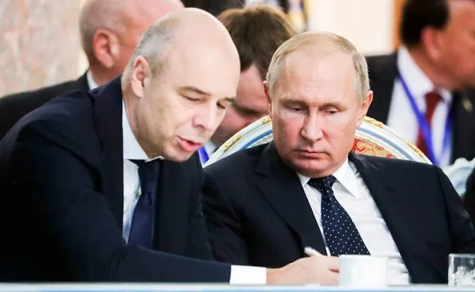 Депутат Госдумы Юрий Афонин заявил, что министр финансов фактически подтвердил, что утверждённый проект бюджета на 2026 год не будет выполнен; дефицит уже достиг 5,9 трлн рублей, при этом неясно, какие расходы будут сокращены.