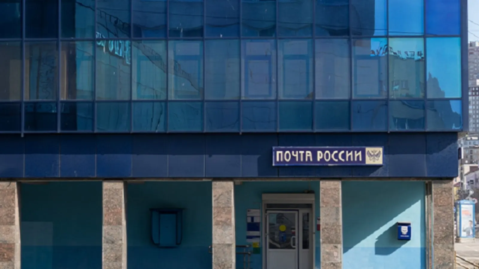 В 2025 году жителям Мурманской области направили почти 730 000 писем с уведомлениями о нарушениях ПДД. Более половины уведомлений отправили в электронные личные кабинеты, остальным — доставили в бумажном виде.