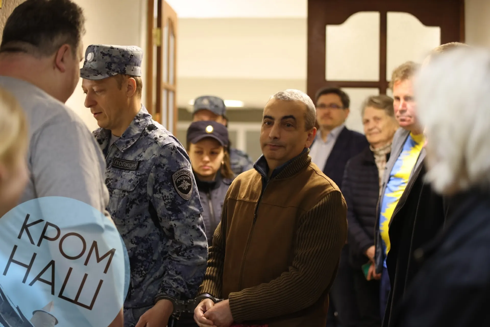 В Псковском городском суде состоялось заседание по продлению меры пресечения псковскому политику — суд решает, останется ли он в СИЗО.