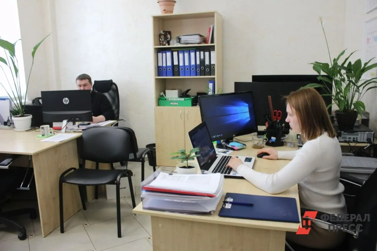 Медианная предлагаемая зарплата для соискателей без опыта в Петербурге выросла с 28 до 51 тыс. руб.; верхняя граница превысила 95 тыс., нижняя поднялась до 35 тыс.