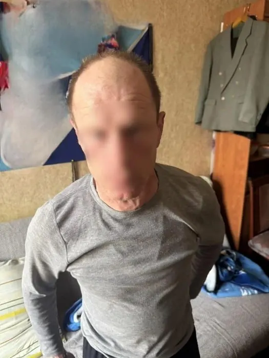 49‑летний петербуржец с 17 судимостями похитил не менее 50 тысяч рублей из церковной кассы. Возбуждено уголовное дело, часть денег изъята, подозреваемый отпущен под подписку о невыезде.