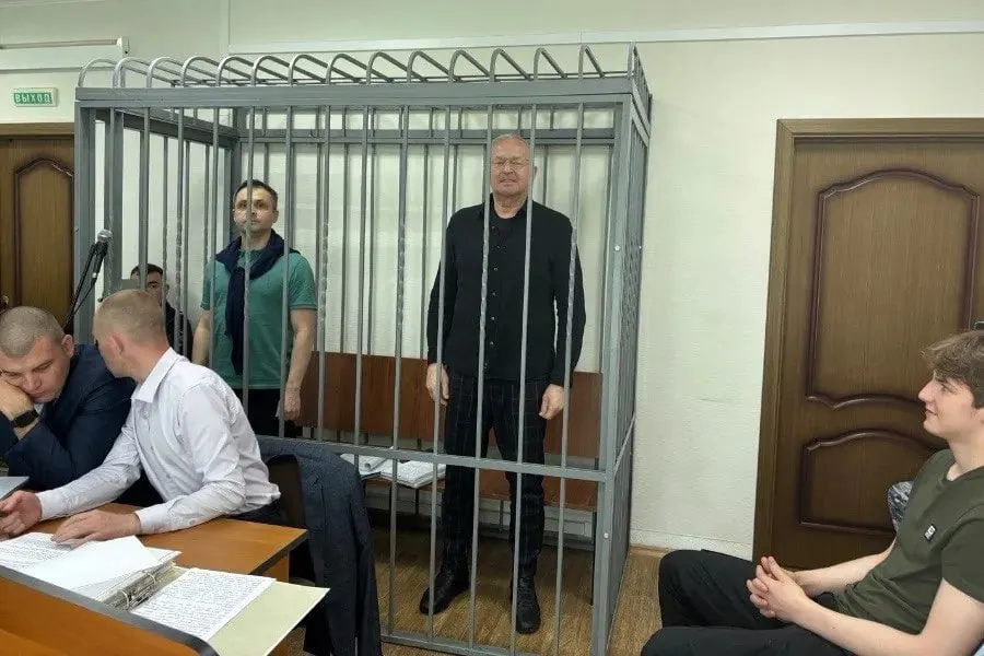 В Балтийском городском суде допрашивали свидетелей по делу бывшего главы администрации Сергея Мельникова и его заместителя. Среди дававших показания — супруги обвиняемых; заседание проходило 26 мая.
