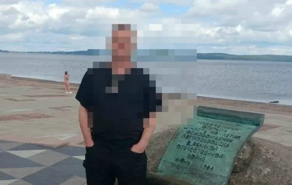 Петрозаводский суд назначил 6 лет колонии мужчине, который в январе бросил нож в сожительницу — лезвие повредило бедренную артерию, женщина скончалась от потери крови.