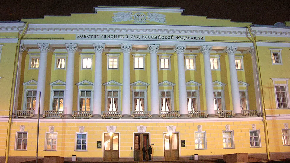 Глава Конституционного суда заявил, что коррупция — «конституционный деликт», поэтому иски прокуратуры по таким делам не должны иметь сроков давности. Это усиливает правовую базу для изъятия крупных активов.