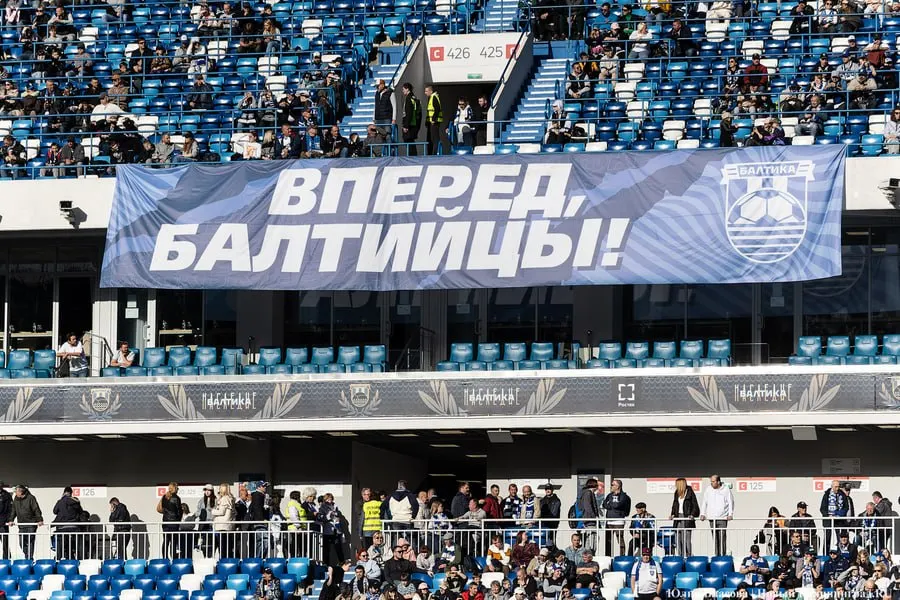Калининградская «Балтика» получила лицензию УЕФА, дающую право выступать в турнирах под эгидой Союза европейских футбольных ассоциаций. Клуб также оформил лицензию РФС I для участия в Российcкой Премьер‑лиге сезона 2026/27.