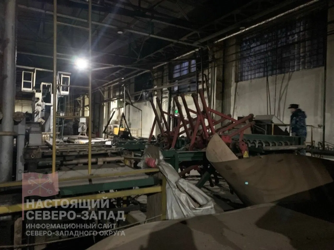 В Коми начались торги по продаже производственного имущества Жешартского ЛПК: компания столкнулась с долгами по зарплате, уголовными делами и приостановкой производства — работники остаются без выплат.