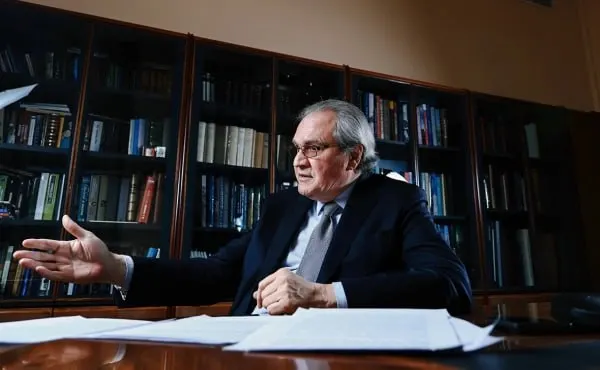 Валерий Фадеев заявил, что после признания иностранных учебных заведений нежелательными с ними не стоит сотрудничать и лучше не учиться в них; при сомнениях он посоветовал учёным обращаться в ФСБ.
