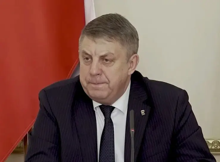 Александр Богомаз подал заявление об отставке, а на следующий день получил мандат депутата Госдумы от «Единой России», решение утвердила ЦИК. Одновременно ушёл с поста глава Белгородской области Вячеслав Гладков.