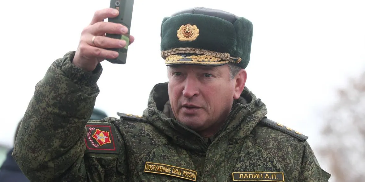 Бывший командующий Центральным и Ленинградским военными округами Александр Лапин может стать главой думского комитета по обороне. Он пойдет на сентябрьские выборы по спискам «Единой России» от Татарстана.