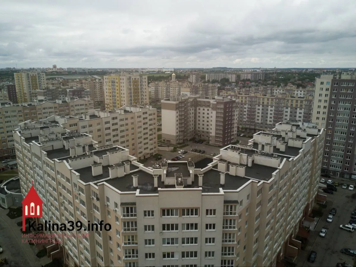 Банки ужесточают требования и чаще отказывают в ипотеке, но спрос, сбережения и повышение цен со стороны застройщиков продолжают подпитывать рост стоимости жилья в регионе.