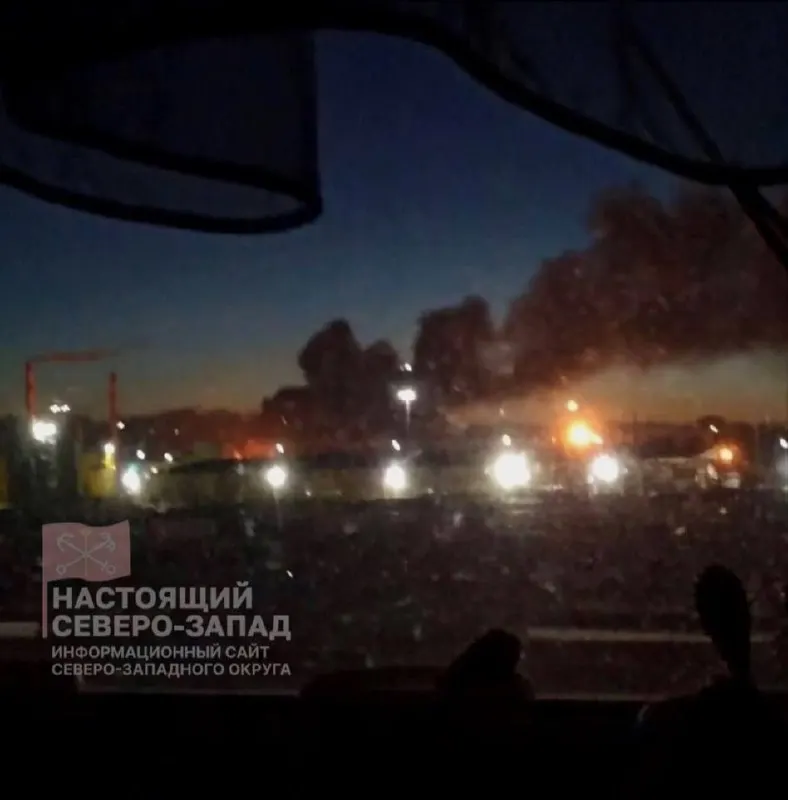 Ночью на крупнейшем нефтеперерабатывающем заводе Северо-Запада в Киришах произошли возгорания после удара беспилотников: спутниковые данные фиксируют тепловые аномалии, власти заявляют, что ситуация под контролем.