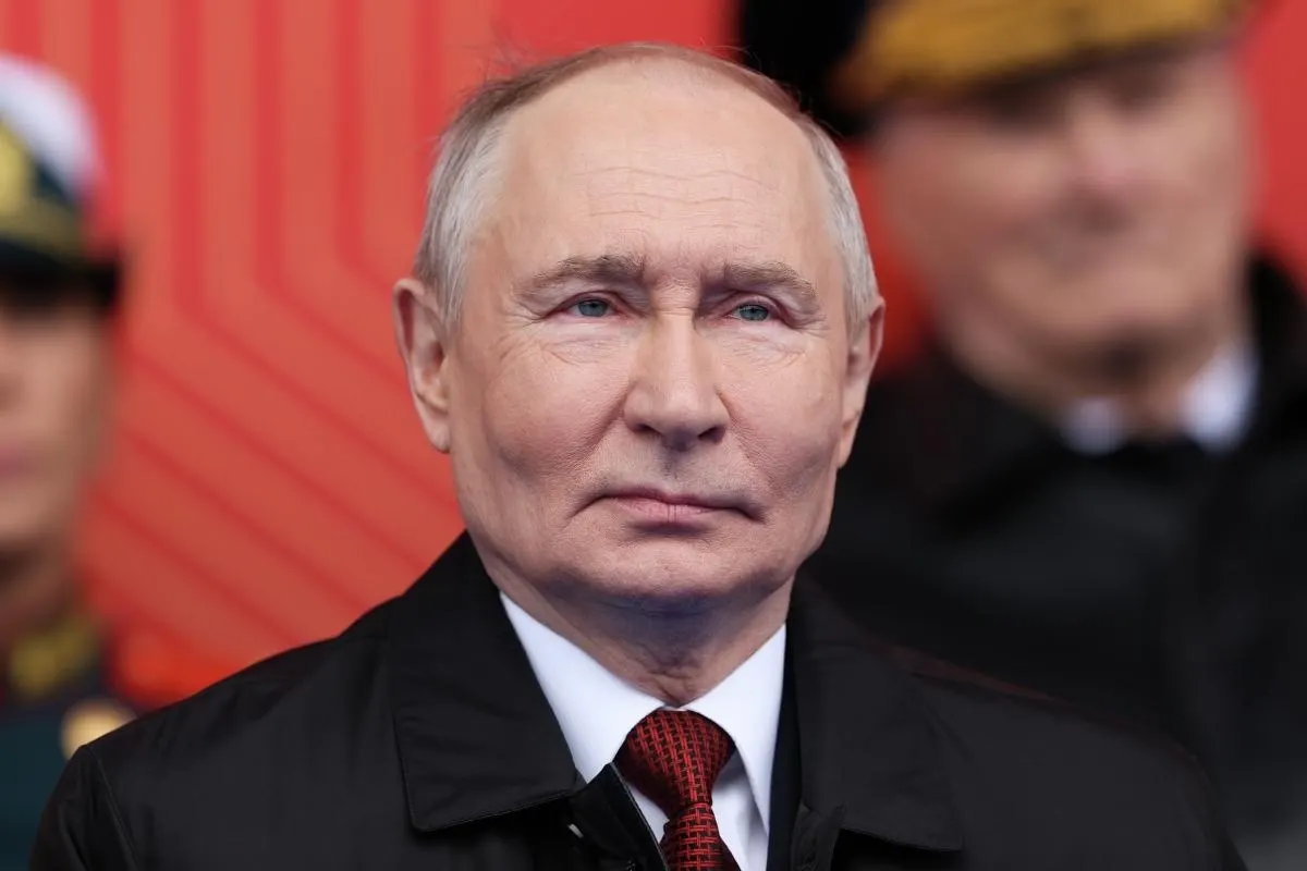 Указ вводит специальный порядок приёма в гражданство РФ для совершеннолетних, постоянно проживающих в Приднестровье; заявления будут принимать российские дипломатические и консульские учреждения.
