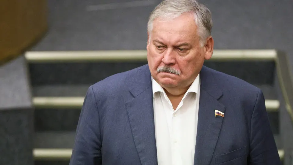 Первый зампред думского комитета Константин Затулин заявил, что Латвия и Эстония обманули русскоязычное население при выходе из СССР и со временем усилили русофобию. Его заявления прозвучали на фоне подготовленных поправок, расширяющих возможность защиты россиян за рубежом.
