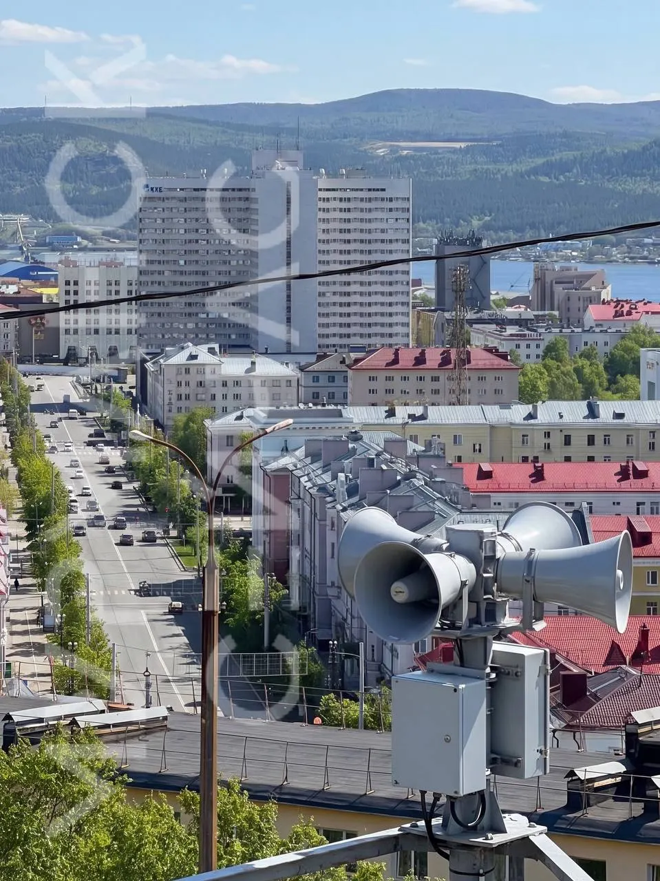 С 10:00 до 18:00 в разных районах города пройдут технические испытания сирен и громкоговорителей. Это тестирование, поводов для беспокойства нет.