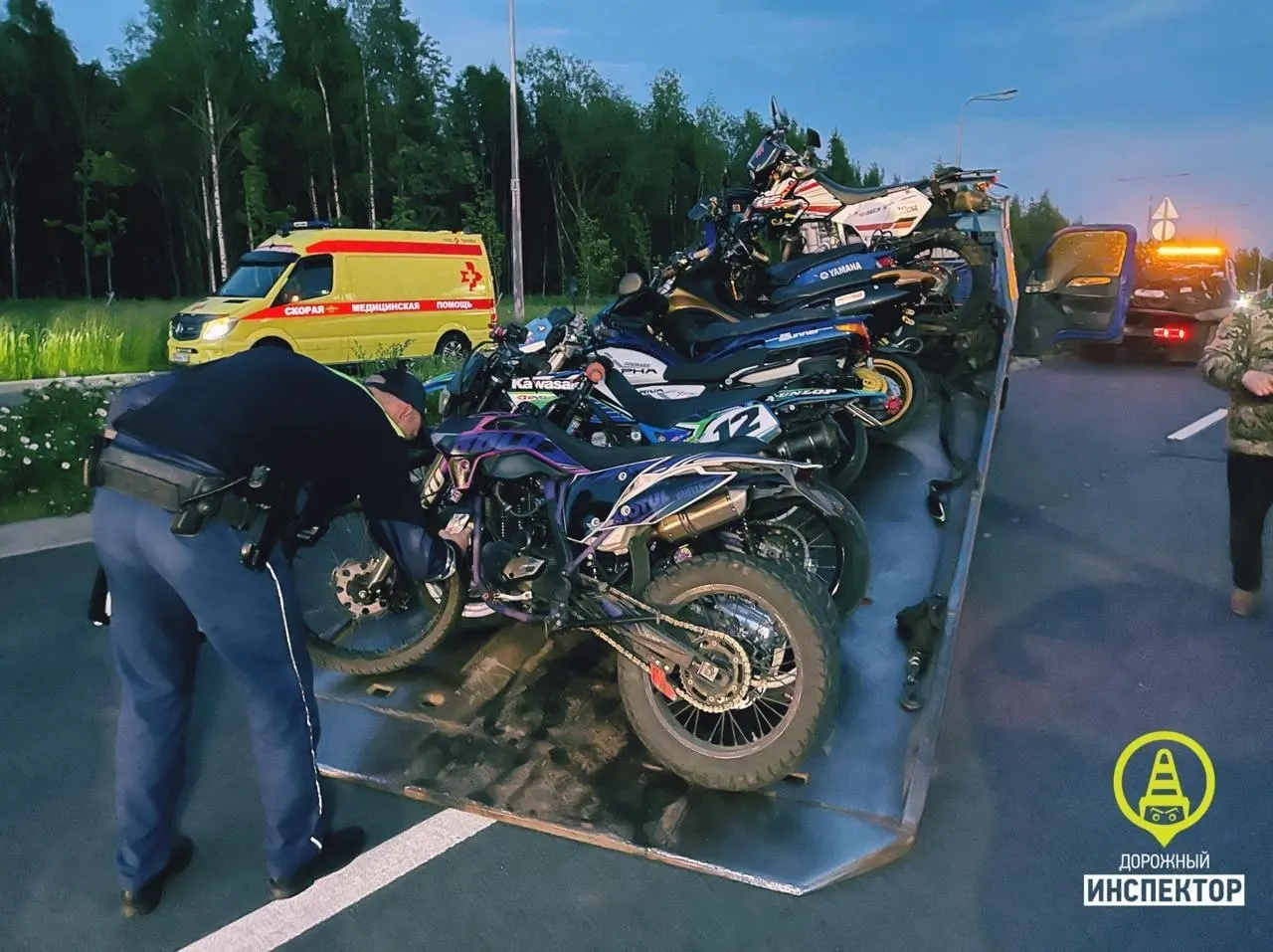 В Красногвардейском районе задержали 14 подростков‑стантрайдеров, у одного нашли страйкбольный пистолет, автомат и перцовый баллончик; организатор и ряд участников получили протоколы.