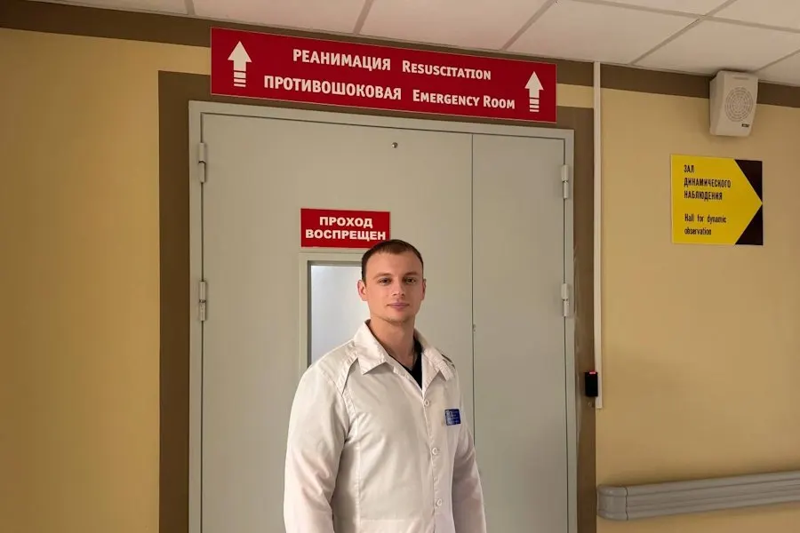 Врачи городской больницы вывели из тяжёлого состояния 70‑летнего мужчину с массой тела около 170 кг: у пациента были острое желудочное кровотечение, декомпенсированная сердечная недостаточность и осложнения со стороны лёгких и почек.