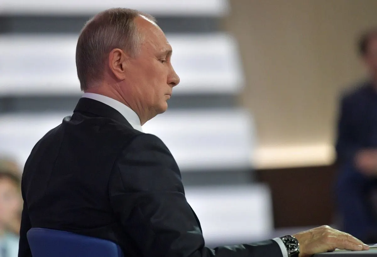 Удары беспилотников по объектам в Санкт-Петербурге и Москве подрывают авторитет руководства РФ и заставляют ближайших союзников пересматривать свою позицию.