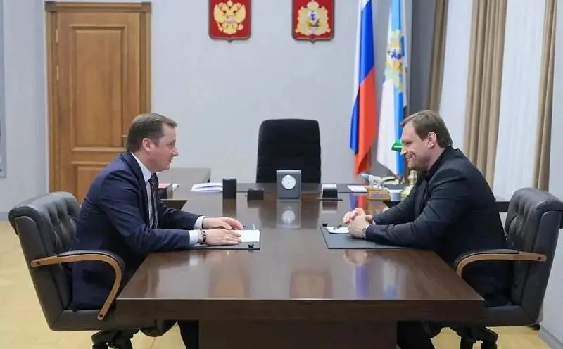 Председатель комитета Госдумы по строительству Сергей Пахомов, находясь в Архангельске на выездном заседании, отметил успешное применение механизма КРТ и закона о синхронизации ввода жилья и социальной инфраструктуры в регионе.