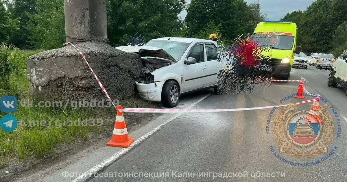 18 июня на Куршской косе и спустя 20 минут в Калининграде случились два ДТП, в которых погибли два человека — пассажирка и водитель.