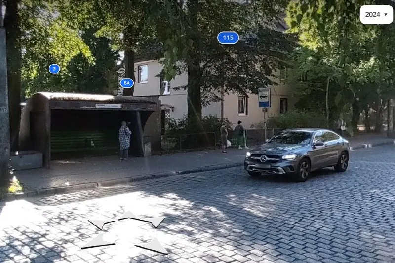 В Калининграде остановки около клуба «Вагонка», ранее именовавшиеся «ДК Вагонзавода», получили новые названия — «Переулок Радищева» и «Улица Радищева». Постановление подписано 27 мая и вступило в силу со дня подписи.