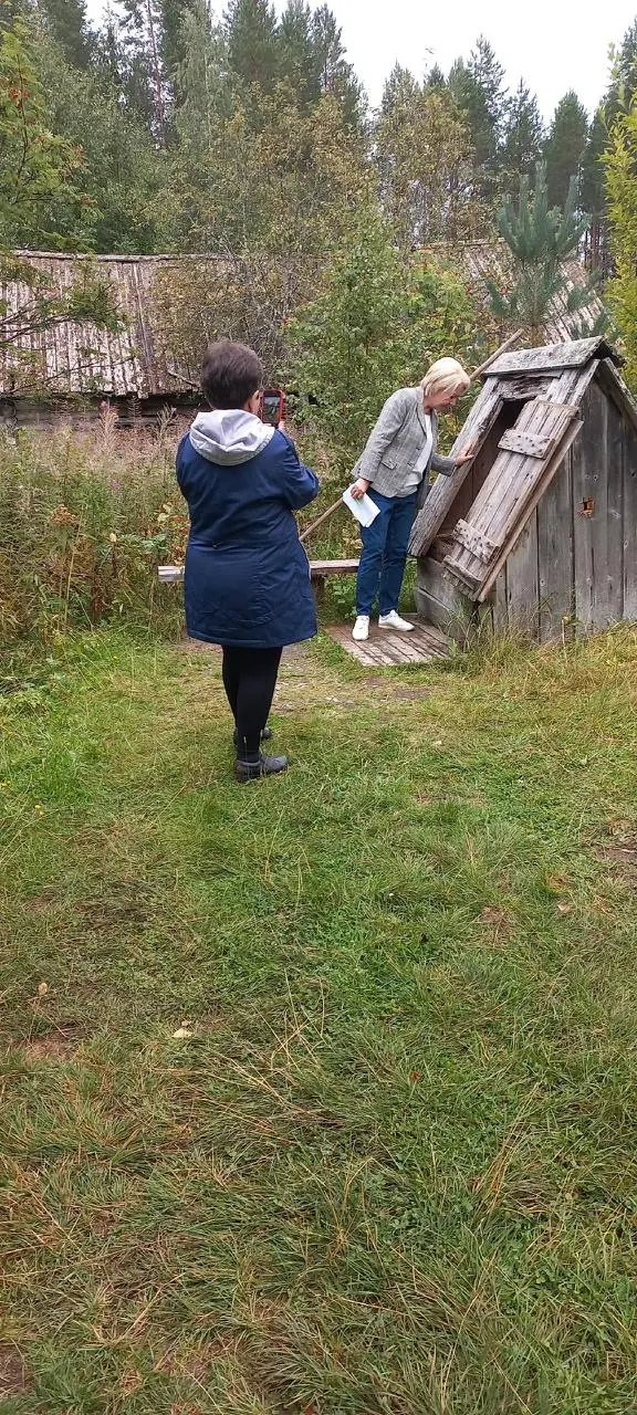 В ряде карельских поселков нарушено водоснабжение и связь. Жители жалуются на невозможность помыться и стирать, опасаются вспышек кишечных заболеваний; в некоторых населённых пунктах признают критическое состояние и возможные ночные отключения воды.