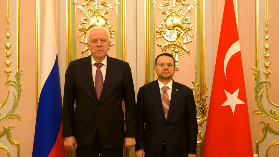 Генпрокуратура РФ сообщила о подписании с Турцией документа на Петербургском юридическом форуме: в нём — синхронизация подходов к экстрадиции и совместный анализ регулирования искусственного интеллекта.