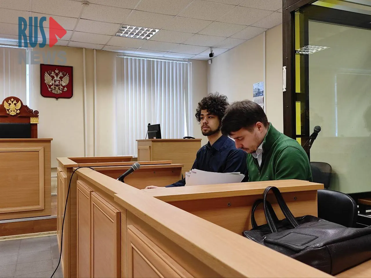 Апелляция прокуратуры отклонена: приговор в два года колонии‑поселения оставлен без изменений. Азарян проведёт ближайшие 2–3 недели в СИЗО; ниже указан адрес для писем поддержки.