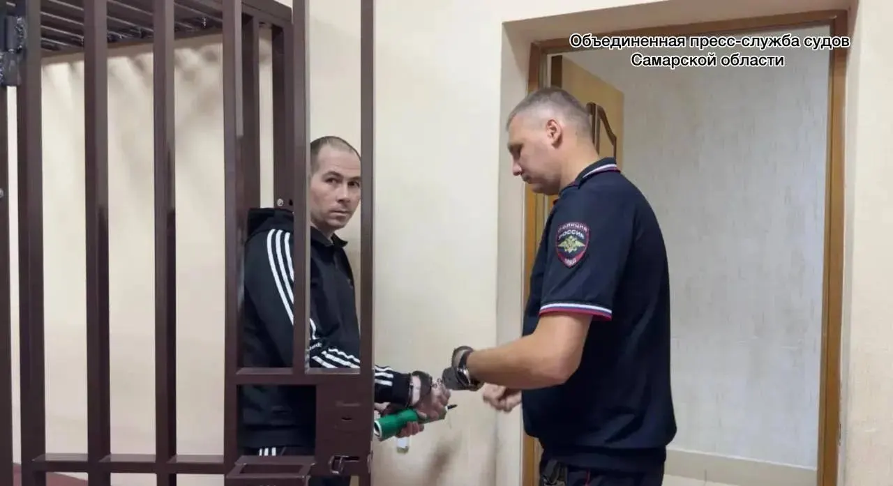 Самарский районный суд приговорил одного из участников преступного сообщества, причастного к хищению 421,7 млн рублей у бывшей руководительницы Корпорации развития Самарской области. Всего по делу фигурируют 478 млн рублей; судьба остальных обвиняемых ещё решается.