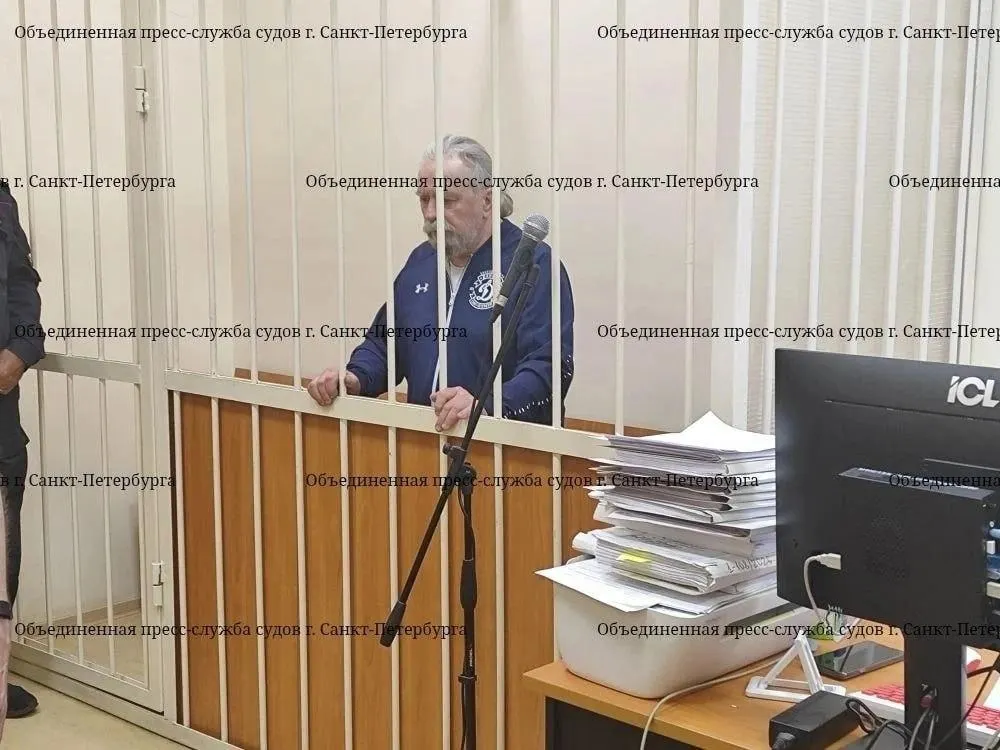 Андрею Смирнову предъявлено обвинение в оказании небезопасных услуг, повлёкших гибель людей. По версии следствия, нарушение требований безопасности на предприятии привело к взрыву и пожару; четыре человека погибли, двое пострадали.