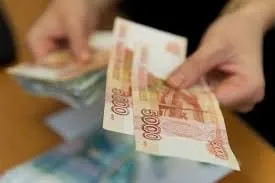 Прокуратура Приморского межрайона добилась полного погашения задолженности по зарплате перед 179 работниками судостроительной компании — выплачены 10 млн рублей и компенсации за задержку; гендиректор привлечён к ответственности.