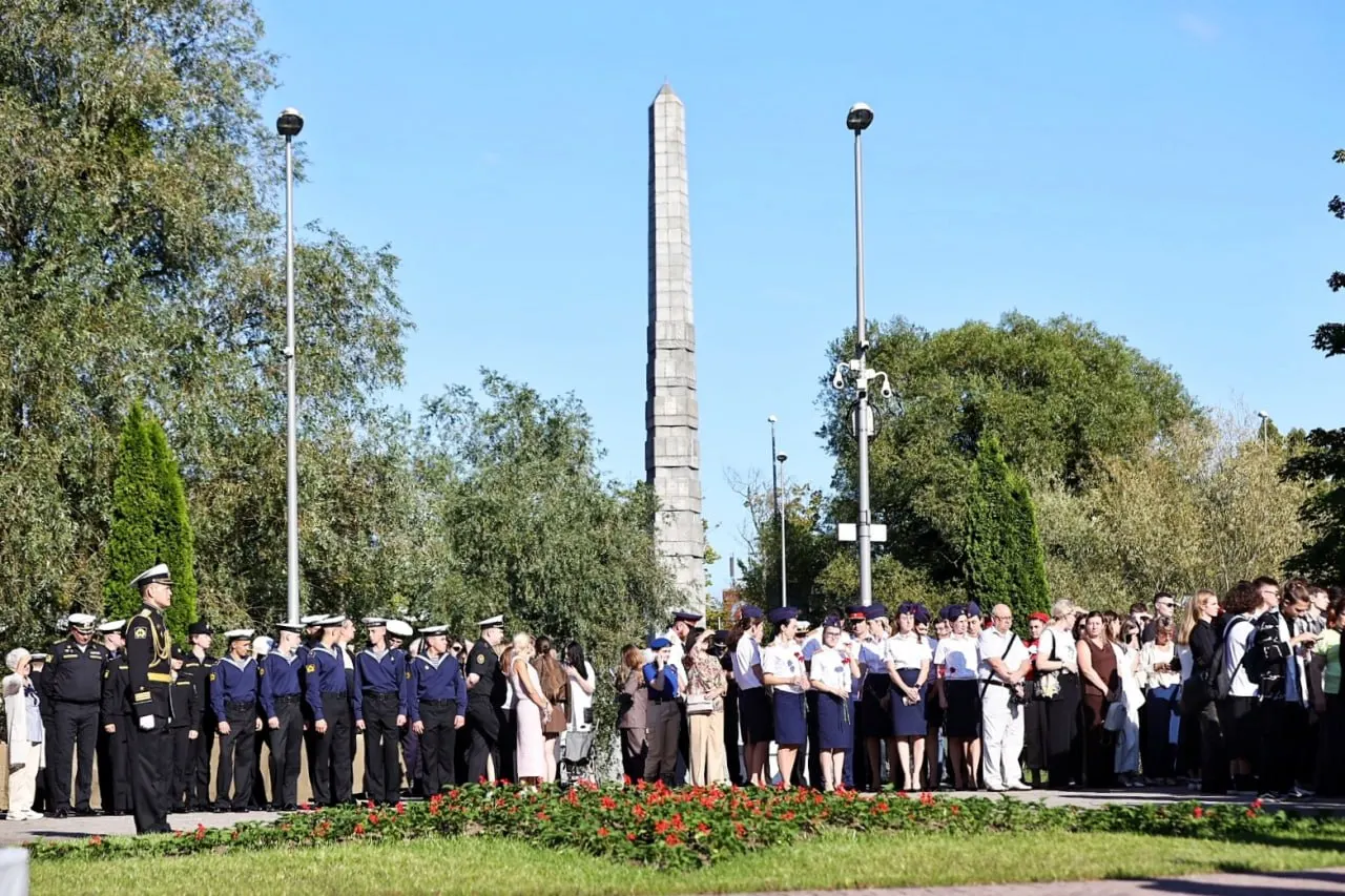 В Калининградской области поручили совместить установку мемориала участникам СВО с реконструкцией Парка Победы: модернизацию территории и монтаж памятника планируют начать уже в следующем году.