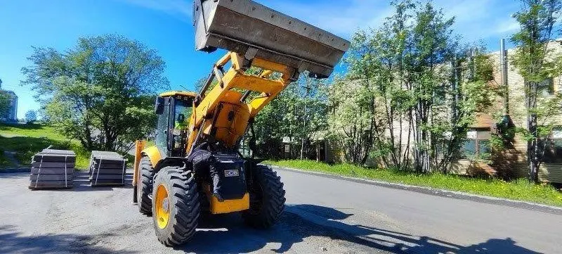 С 1 июня в отделениях МФЦ региона начали принимать заявления на выдачу и замену удостоверений тракториста, регистрацию и техосмотр самоходных машин — обращаться можно в любое удобное отделение «Мои документы».