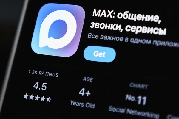 На Петербургском экономическом форуме устроили закрытое мероприятие, посвящённое старту мессенджера «Макс». Ведущая — Ксения Собчак; среди гостей — представители власти и артисты. Ранее приложение удалили из App Store.