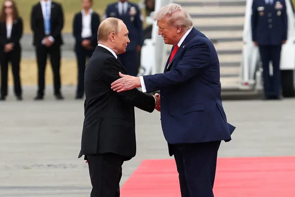 Президент заявил о готовности возобновить мирные переговоры на базе соглашений, достигнутых в Стамбуле весной 2022 года; эти договорённости предусматривали ряд условий по безопасности и статусу спорных территорий.